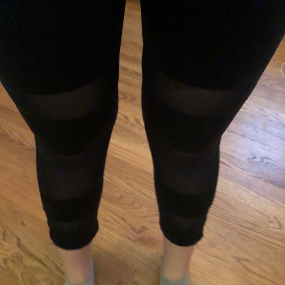 Mesh panel leggings